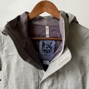 XS Burton Light Gray Snowboarding Jacket